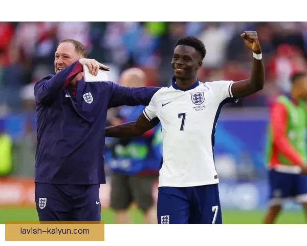 萨卡在点球关键时刻的表现稳健，展示出良好的心理素质与冷静能力