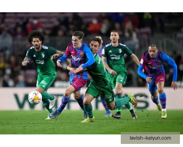 加维与哈维展现出相似技术特点，年轻球员逐渐成为巴萨中场的核心。