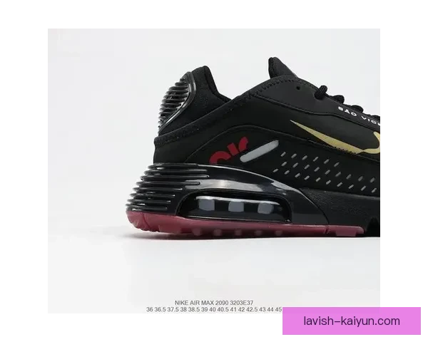 斯卡洛尼边路打法值得关注，阿根廷队在进攻中展现出竞争力增强的趋势。